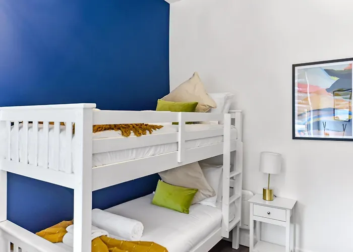 Stylish And Family Friendly 3 Bedroom Apartment
